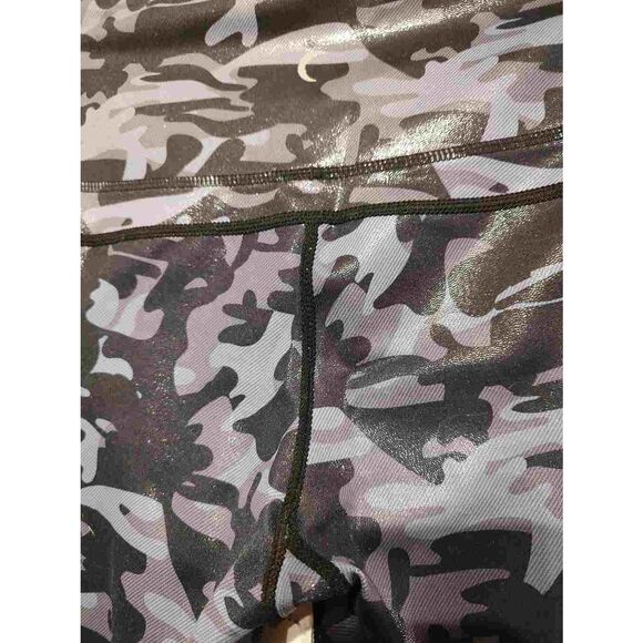 New Zyia active gray camo Capri leggings size 4 * - Picture 3 of 4